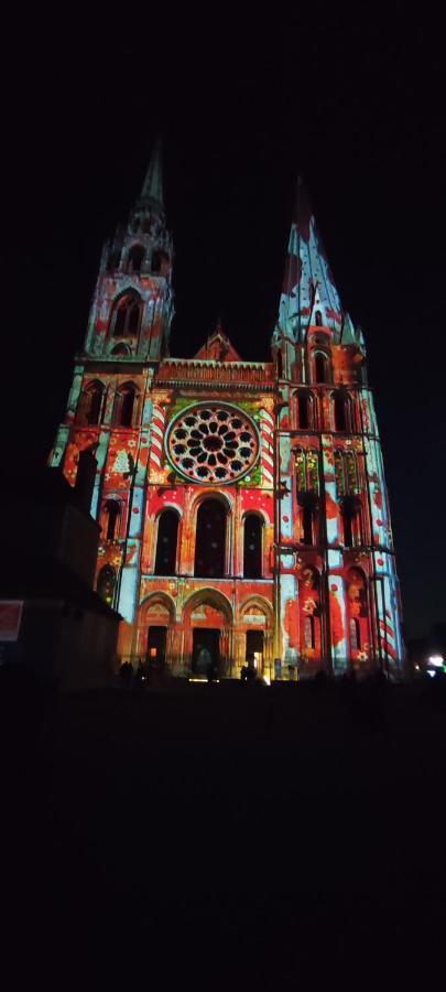 Nuits Au Grenier De Chartres Appartement Buitenkant foto